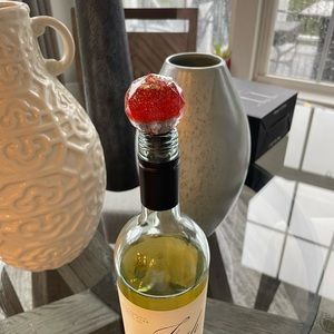 Resin wine bottle stopper